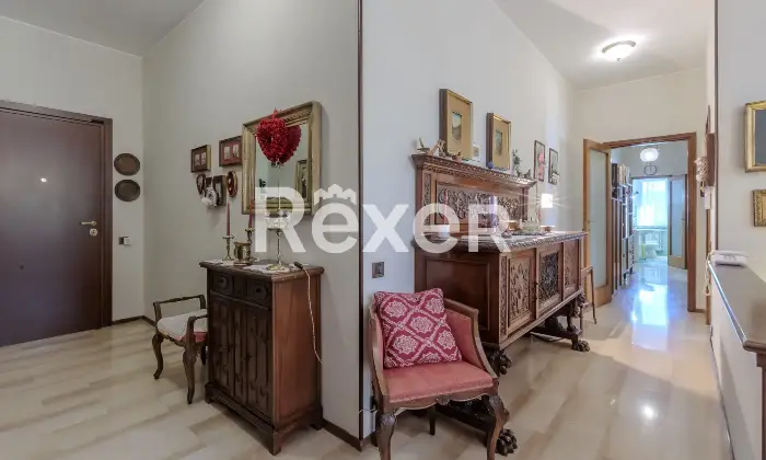 Rexer-bergamo-Luminoso-trilocale-di-mq-con-box-e-cantina-Altro