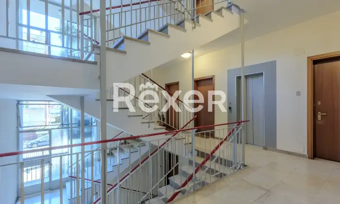 Rexer-bergamo-Luminoso-trilocale-di-mq-con-box-e-cantina-Altro