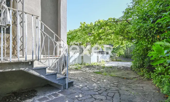 Rexer-Vizzolo-Predabissi-Palazzina-su-due-livelli-composta-da-due-appartamenti-cantinedepositi-box-e-area-esterna-Altro