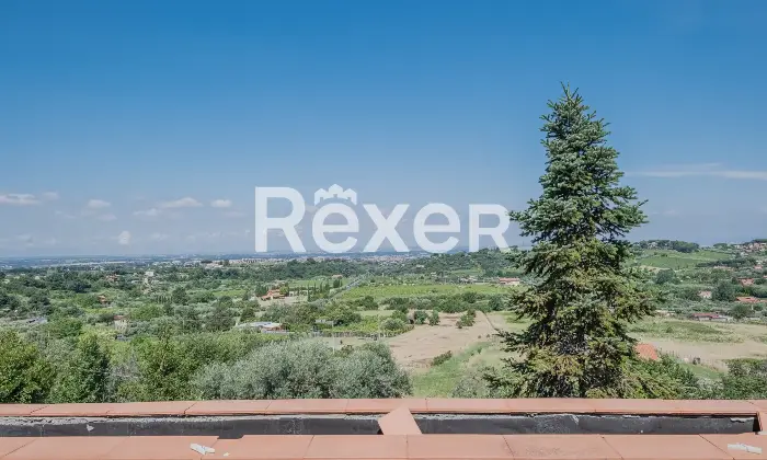 Rexer-Grottaferrata-Panoramica-villa-bifamiliare-con-piscina-a-Grottaferrata-Altro