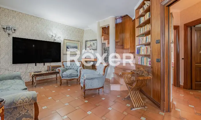 Rexer-Grottaferrata-Panoramica-villa-bifamiliare-con-piscina-a-Grottaferrata-Altro