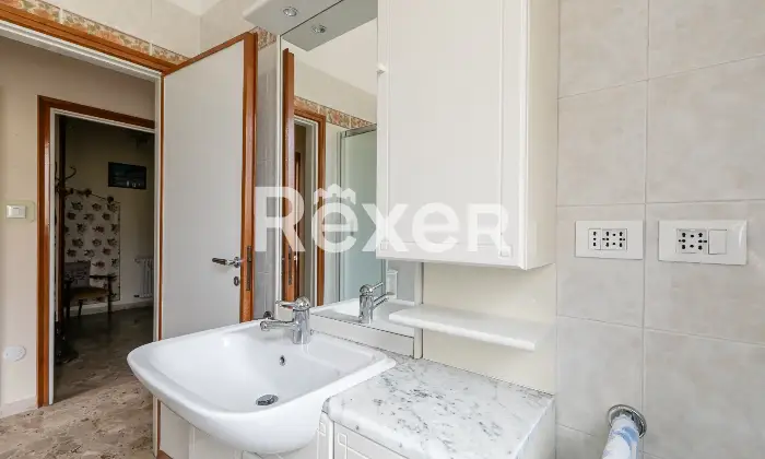 Rexer-Bologna-Via-Nazionale-Toscana-appartamento-con-terrazzo-e-cantina-Altro
