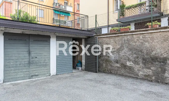 Rexer-Bologna-Via-Nazionale-Toscana-appartamento-con-terrazzo-e-cantina-Altro