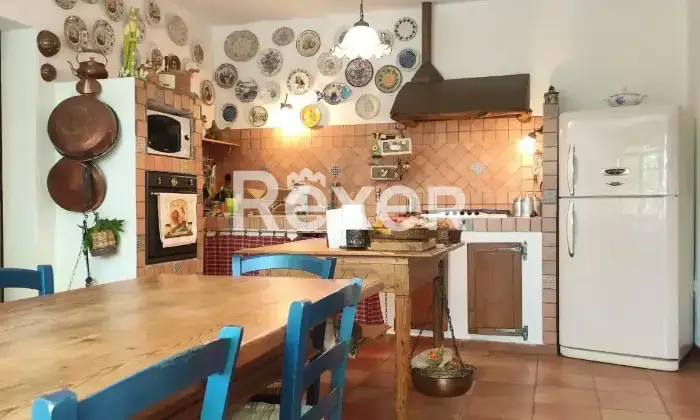 Rexer-Quartu-SantElena-E-S-S-E-N-Z-A-CASA-e-giardino-Cucina