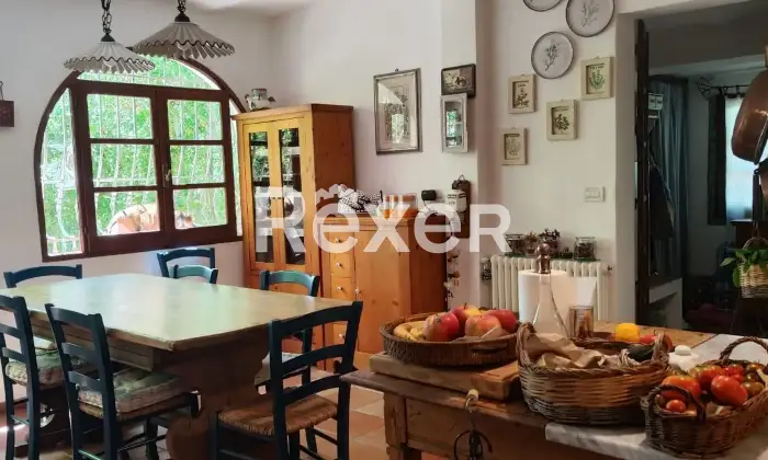 Rexer-Quartu-SantElena-E-S-S-E-N-Z-A-CASA-e-giardino-Cucina