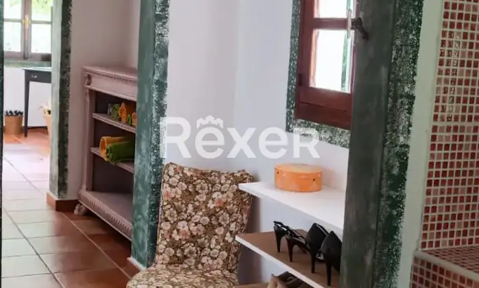 Rexer-Quartu-SantElena-E-S-S-E-N-Z-A-CASA-e-giardino-Disimpegno