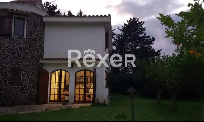 Rexer-Quartu-SantElena-E-S-S-E-N-Z-A-CASA-e-giardino-Esterno