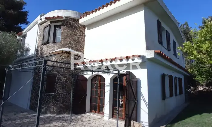 Rexer-Quartu-SantElena-E-S-S-E-N-Z-A-CASA-e-giardino-Esterno
