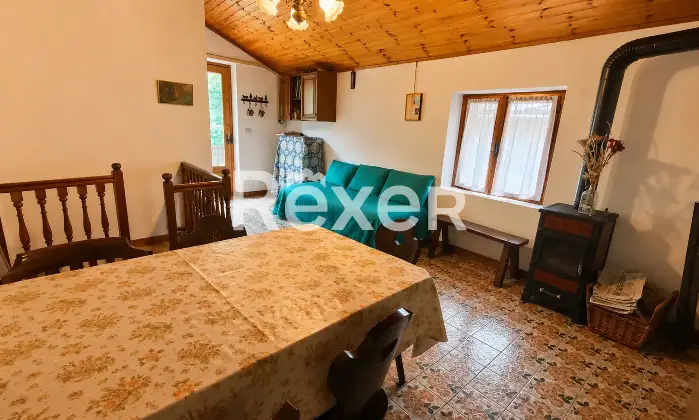 Rexer-Chaillod-Piccola-casa-di-montagna-nel-borgo-di-Chaillod-Altro