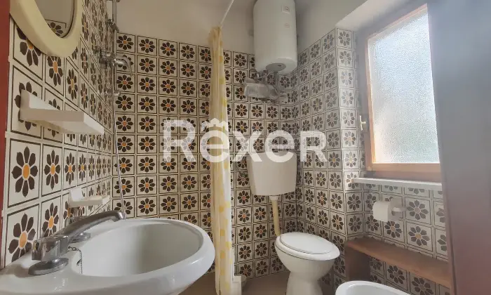 Rexer-Chaillod-Piccola-casa-di-montagna-nel-borgo-di-Chaillod-Altro