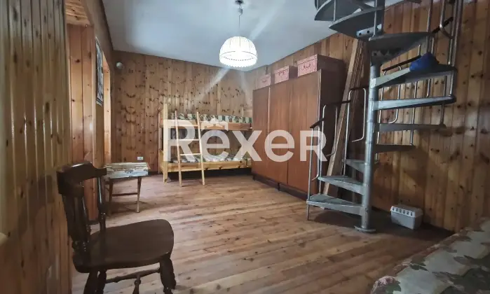 Rexer-Chaillod-Piccola-casa-di-montagna-nel-borgo-di-Chaillod-Altro