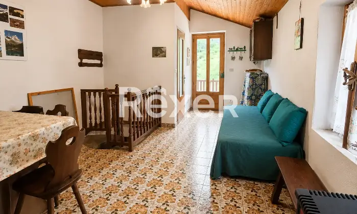 Rexer-Chaillod-Piccola-casa-di-montagna-nel-borgo-di-Chaillod-Altro