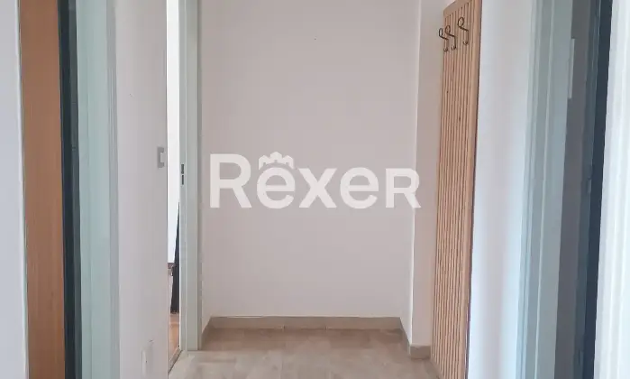 Rexer-Erba-Appartamento-con-terrazzo-e-box-Corridoio