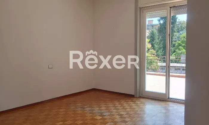 Rexer-Erba-Appartamento-con-terrazzo-e-box-Camera