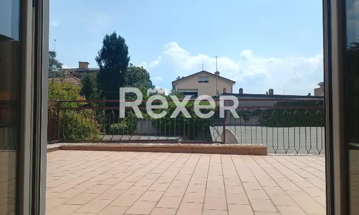 Rexer-Erba-Appartamento-con-terrazzo-e-box-Terrazzo
