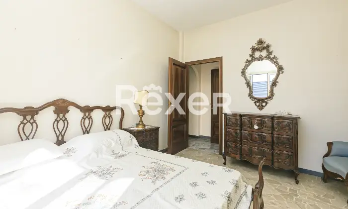 Rexer-Genova-vendesi-via-fanti-Altro