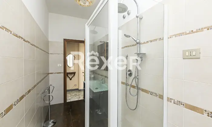 Rexer-Genova-vendesi-via-fanti-Altro