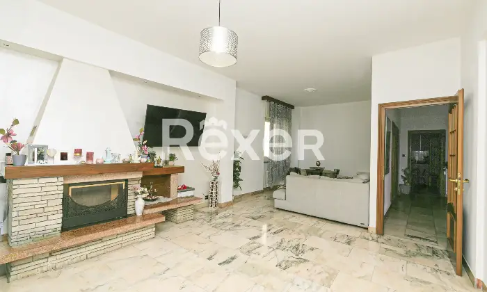 Rexer-Chiavari-VENDESI-mq-Via-Renato-Orsi-Chiavari-Altro