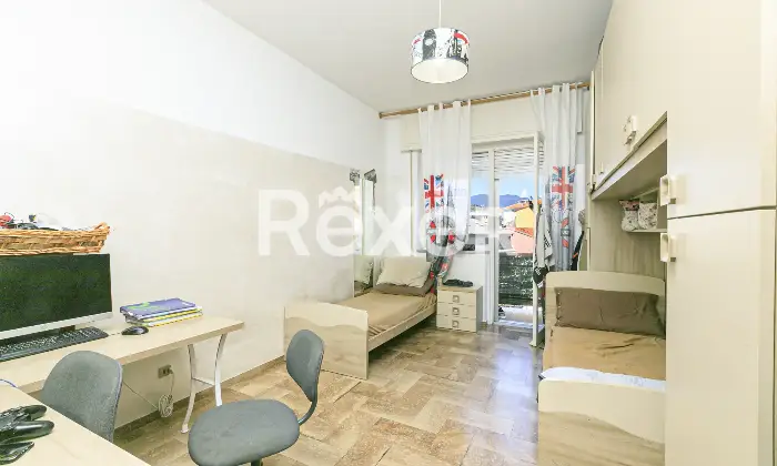Rexer-Chiavari-VENDESI-mq-Via-Renato-Orsi-Chiavari-Altro