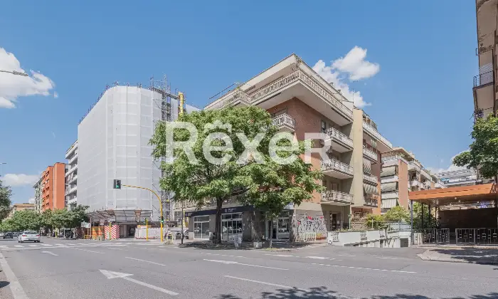 Rexer-Roma-MarconiTrilocale-con-posto-auto-e-cantina-Altro