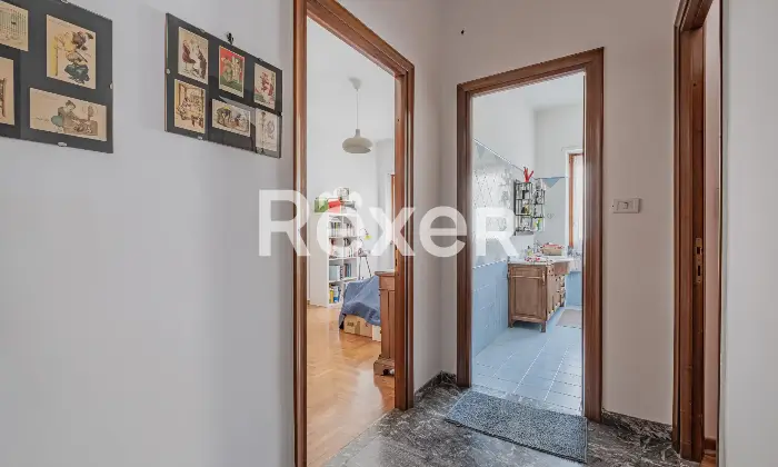 Rexer-Roma-MarconiTrilocale-con-posto-auto-e-cantina-Altro