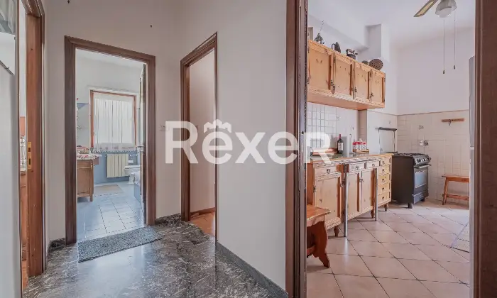 Rexer-Roma-MarconiTrilocale-con-posto-auto-e-cantina-Altro