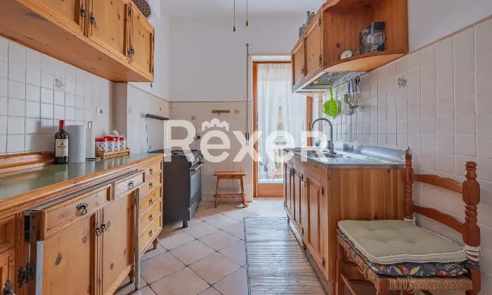 Rexer-Roma-MarconiTrilocale-con-posto-auto-e-cantina-Altro