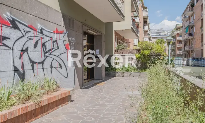 Rexer-Roma-MarconiTrilocale-con-posto-auto-e-cantina-Altro