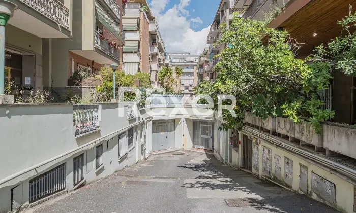 Rexer-Roma-MarconiTrilocale-con-posto-auto-e-cantina-Altro