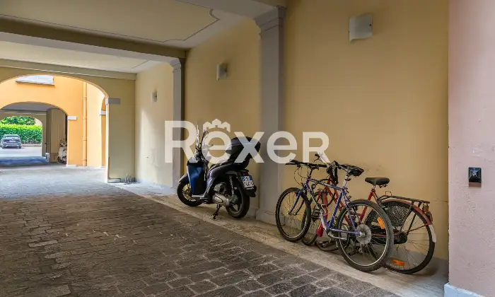 Rexer-Bologna-Strada-Maggiore-appartamento-con-terrazzo-e-posto-auto-Altro