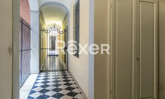 Rexer-Bologna-Strada-Maggiore-appartamento-con-terrazzo-e-posto-auto-Altro