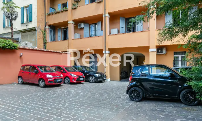 Rexer-Bologna-Strada-Maggiore-appartamento-con-terrazzo-e-posto-auto-Altro