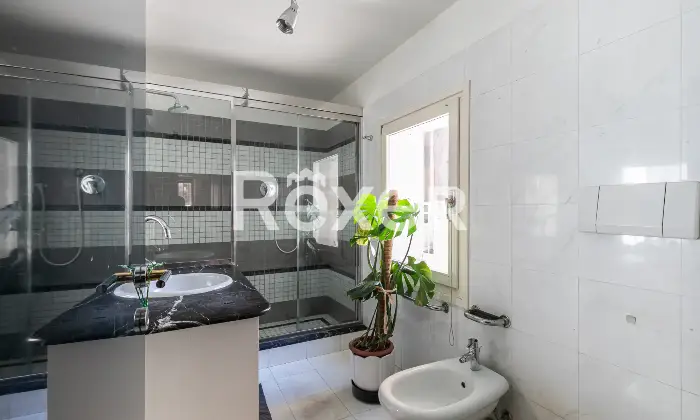 Rexer-Bologna-Strada-Maggiore-appartamento-con-terrazzo-e-posto-auto-Altro