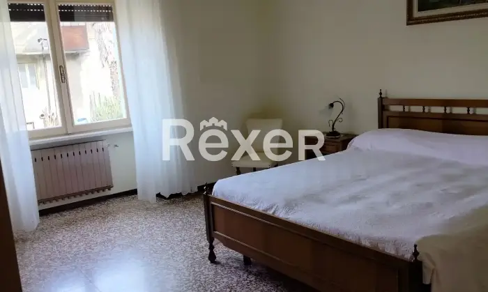 Rexer-Gandino-Vendesi-ampio-immobile-su-due-livelli-CameraDaLetto