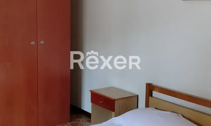 Rexer-Gandino-Vendesi-ampio-immobile-su-due-livelli-CameraDaLetto
