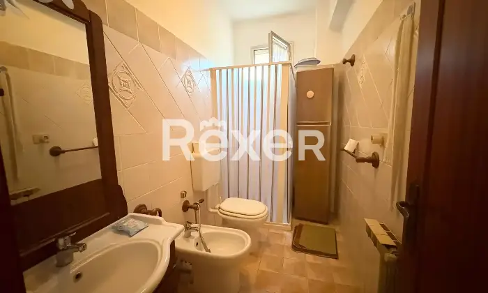 Rexer-Barcellona-Pozzo-di-Gotto-Casa-indipendente-su-due-piani-disponibile-da-novembredicembre-Bagno