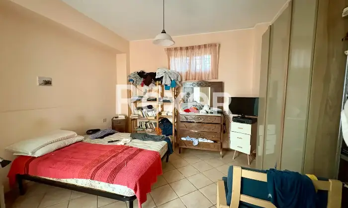 Rexer-Barcellona-Pozzo-di-Gotto-Casa-indipendente-su-due-piani-disponibile-da-novembredicembre-CameraDaLetto