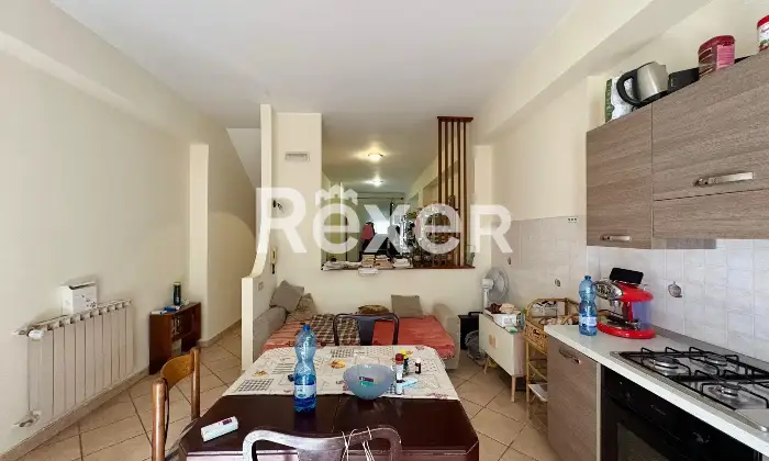 Rexer-Barcellona-Pozzo-di-Gotto-Casa-indipendente-su-due-piani-disponibile-da-novembredicembre-Cucina