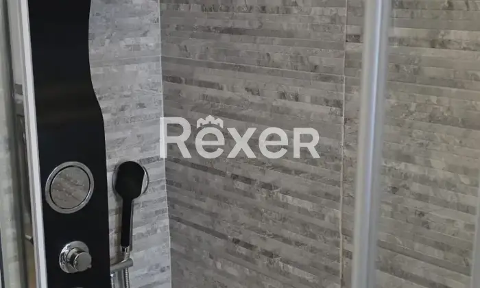 Rexer-Cavriglia-Il-tuo-rifugio-moderno-vista-lago-alle-porte-del-Chianti-Bagno