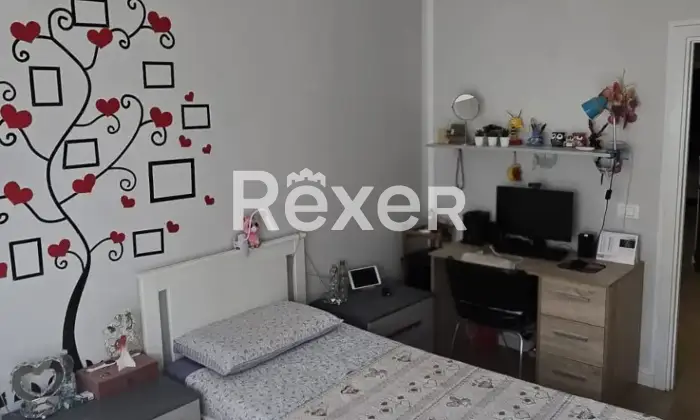 Rexer-Cavriglia-Il-tuo-rifugio-moderno-vista-lago-alle-porte-del-Chianti-Camera