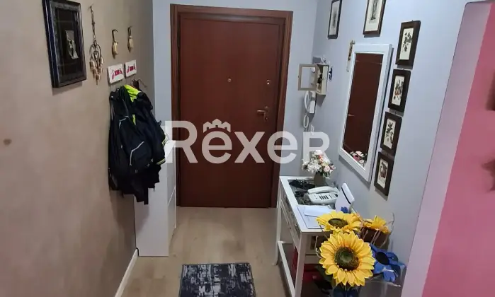 Rexer-Cavriglia-Il-tuo-rifugio-moderno-vista-lago-alle-porte-del-Chianti-Ingresso