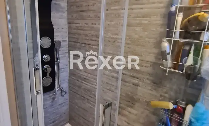 Rexer-Cavriglia-Il-tuo-rifugio-moderno-vista-lago-alle-porte-del-Chianti-Bagno