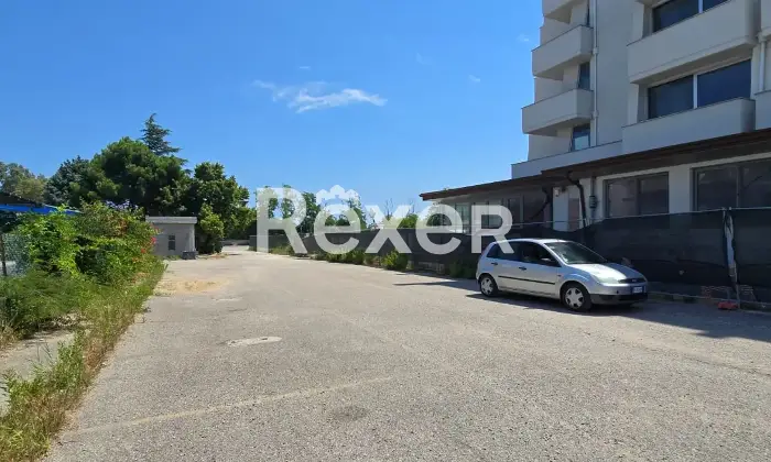 Rexer-Vasto-Trilocale-coibentato-con-box-e-posto-auto-a-Vasto-Altro