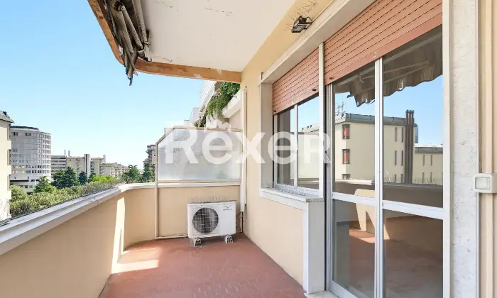 Rexer-Brescia-Ampio-bilocale-piano-alto-con-box-doppio-Altro
