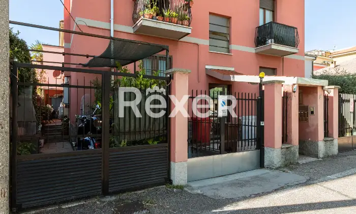 Rexer-Cinisello-Balsamo-TRILOCALE-CON-GIARDINO-PRIVATO-DOPPIO-INGRESSO-CANTINA-E-SOLAIO-Altro