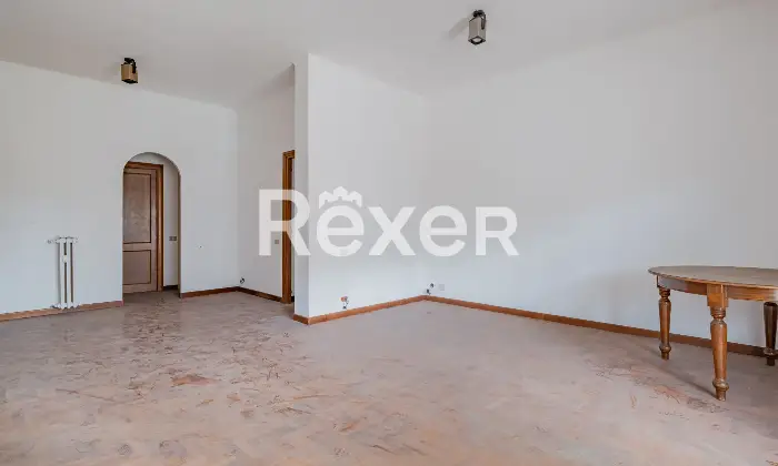Rexer-Roma-MostaccianoEURQuadrilocale-con-terrazzo-e-due-box-Altro