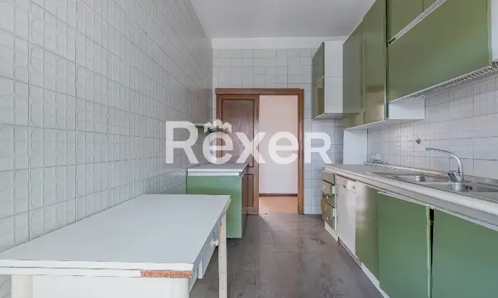 Rexer-Roma-MostaccianoEURQuadrilocale-con-terrazzo-e-due-box-Altro