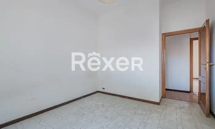 Rexer-Roma-MostaccianoEURQuadrilocale-con-terrazzo-e-due-box-Altro
