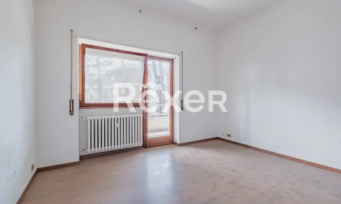 Rexer-Roma-MostaccianoEURQuadrilocale-con-terrazzo-e-due-box-Altro