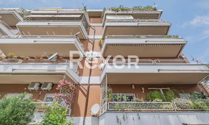 Rexer-Roma-MostaccianoEURQuadrilocale-con-terrazzo-e-due-box-Altro